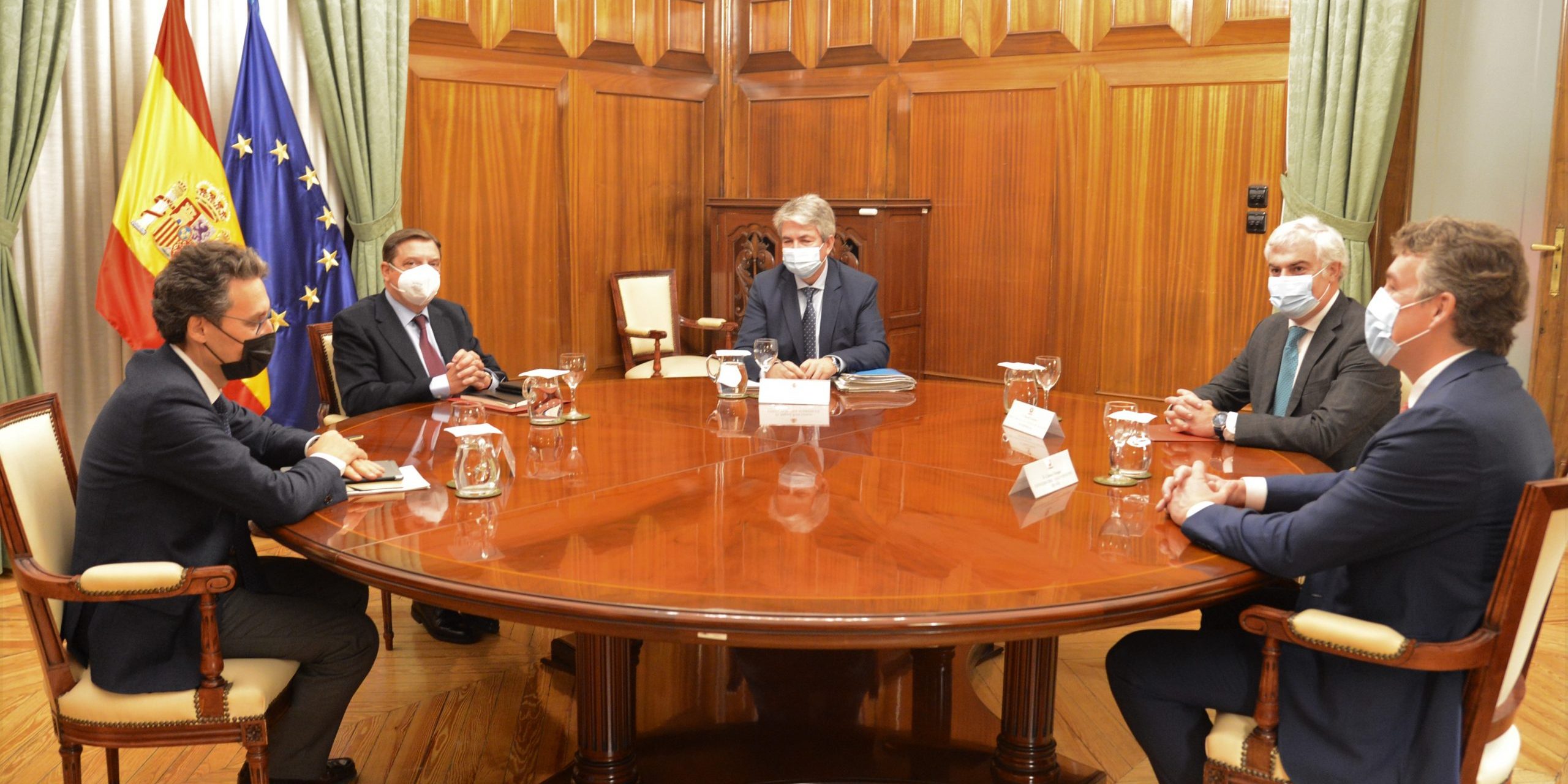 24112021ministrovodafone4_tcm30-581206